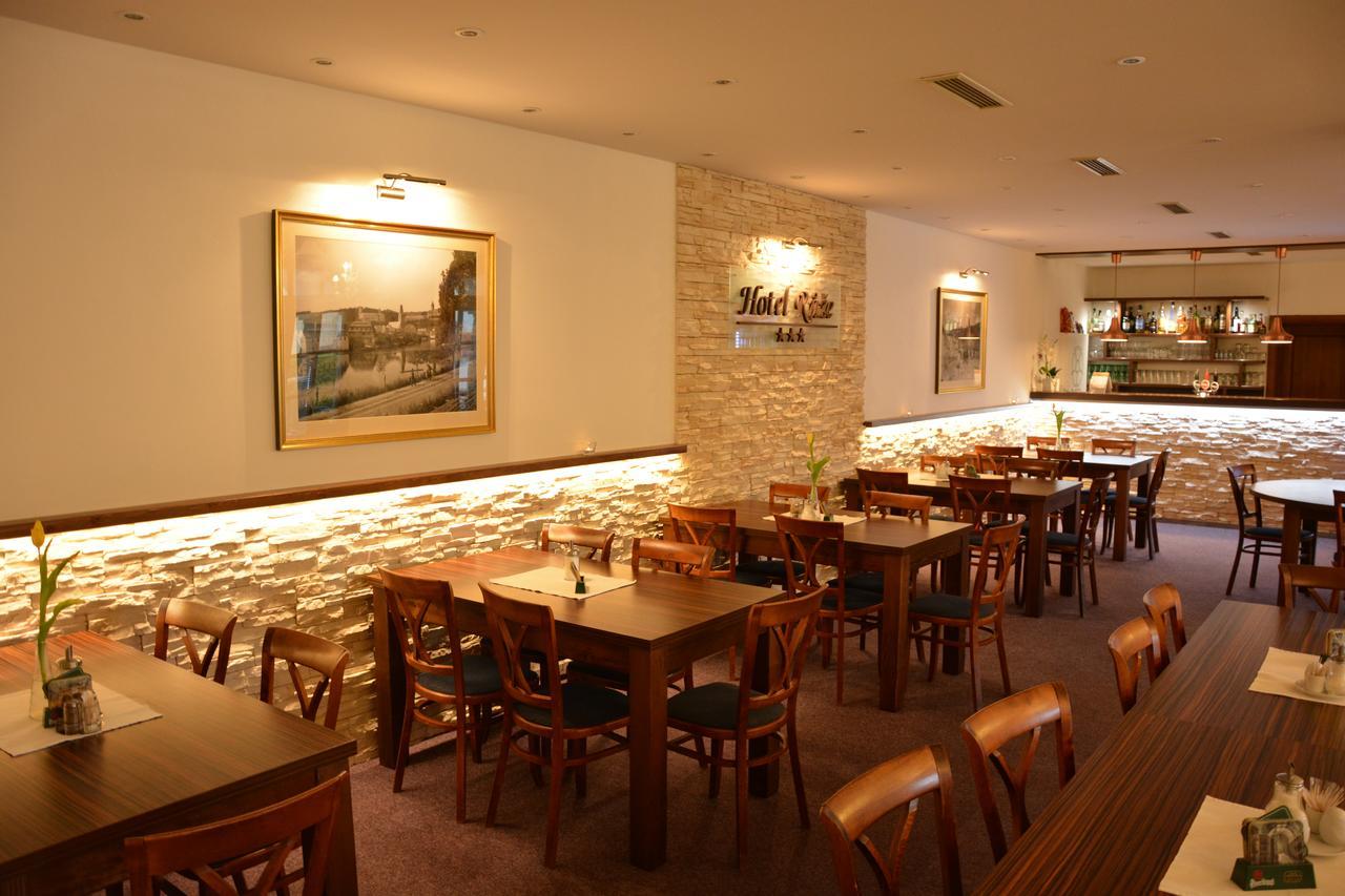 Hotel Ruze โรเช็มเบิร์ก นาด วัลตาวูว์ ภายนอก รูปภาพ